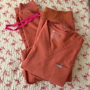 Figs Technical Collection Top in Warm Terracotta